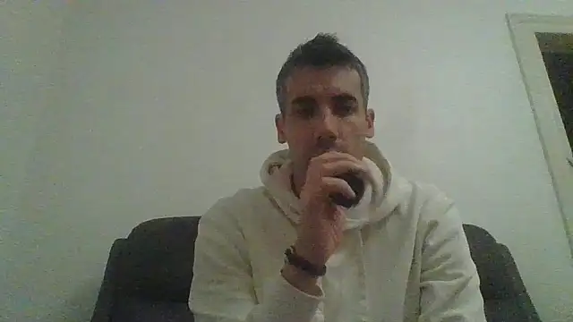 Snapshot of JulioIsHere4you chatting on 16, 10, 2025 JulioIsHere4you online show from 16, 10, 2025