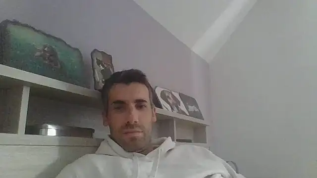 JulioIsHere4you online show from 15, 5, 2026