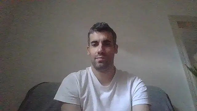 Snapshot of JulioIsHere4you chatting on 26, 10, 2025 JulioIsHere4you online show from 26, 10, 2025