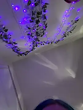 Snapshot of LaylaKutiex chatting on 14, 4, 2026 LaylaKutiex online show from 14, 4, 2026