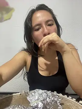 Bella Sumers online show from 2, 5, 2026