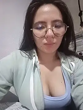 Bella Sumers online show from 17, 6, 2026