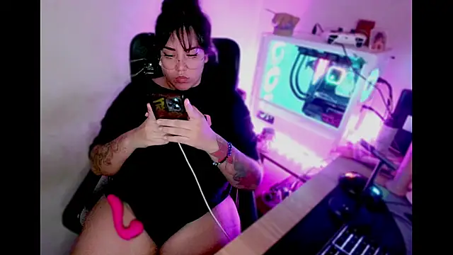 PinkDenial online show from 17, 9, 2025