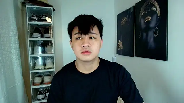 Snapshot of KentAivan chatting on 11, 10, 2025 KentAivan online show from 11, 10, 2025