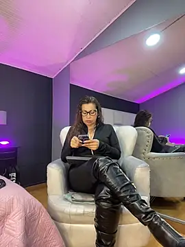 Samantha Milf   online show from 8, 2, 2026