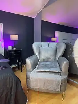 Samantha Milf   online show from 21, 4, 2026