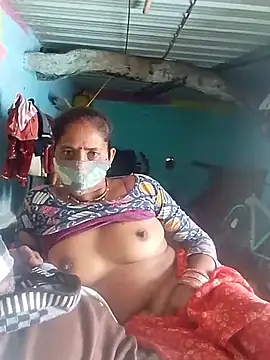 Snapshot of CUTE-004 chatting on 16, 11, 2025 CUTE-004 online show from 16, 11, 2025