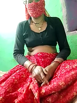 Snapshot of CUTE-004 chatting on 26, 11, 2025 CUTE-004 online show from 26, 11, 2025