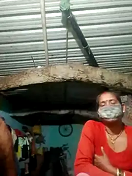 Snapshot of CUTE-004 chatting on 1, 11, 2025 CUTE-004 online show from 1, 11, 2025