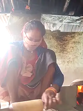 Snapshot of CUTE-004 chatting on 6, 2, 2026 CUTE-004 online show from 6, 2, 2026