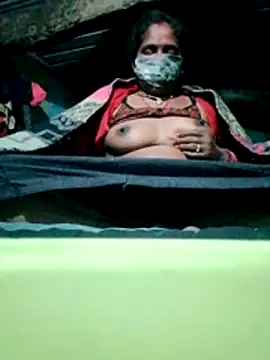 Snapshot of CUTE-004 chatting on 14, 11, 2025 CUTE-004 online show from 14, 11, 2025