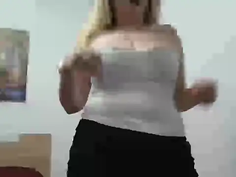 LanaFoxx online show from 2, 2, 2026