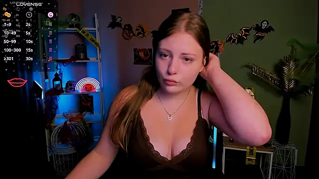 Snapshot of melani_bumm chatting on 24, 10, 2025 melani bumm online show from 24, 10, 2025