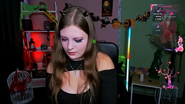 Snapshot of melani_bumm chatting on 31, 10, 2025 melani bumm online show from 31, 10, 2025