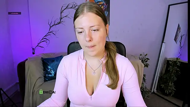 Snapshot of melani_bumm chatting on 17, 10, 2025 melani bumm online show from 17, 10, 2025