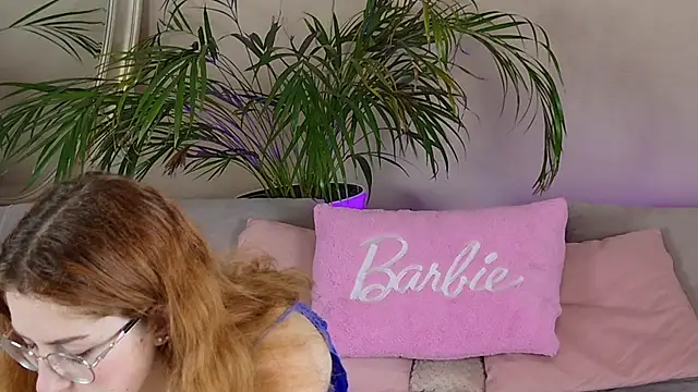 CaitlinMoon online show from 11, 11, 2025