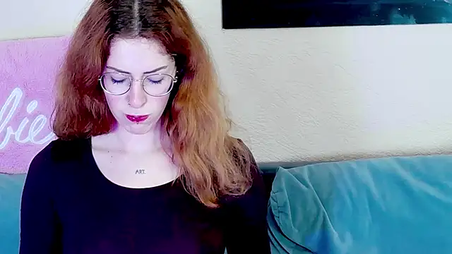 CaitlinMoon online show from 4, 11, 2025