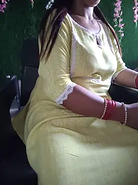 Snapshot of your_favourite_bhabhi chatting on 29, 5, 2026 your favourite bhabhi online show from 29, 5, 2026