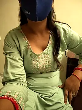 Snapshot of your_favourite_bhabhi chatting on 15, 11, 2025 your favourite bhabhi online show from 15, 11, 2025