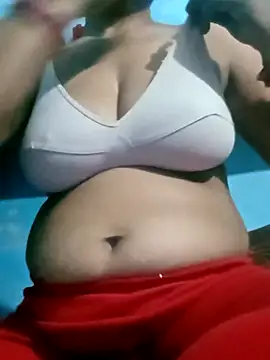 Snapshot of your_favourite_bhabhi chatting on 5, 11, 2025 your favourite bhabhi online show from 5, 11, 2025