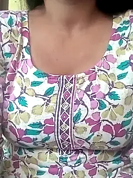 Snapshot of your_favourite_bhabhi chatting on 1, 11, 2025 your favourite bhabhi online show from 1, 11, 2025