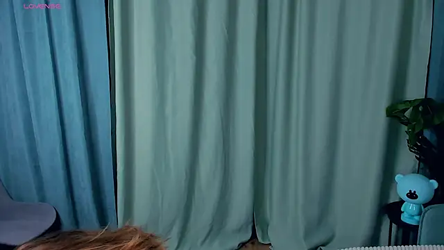 LaritaYoseph online show from 1, 12, 2025