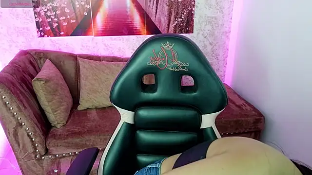 Ariannaa m online show from 4, 11, 2025