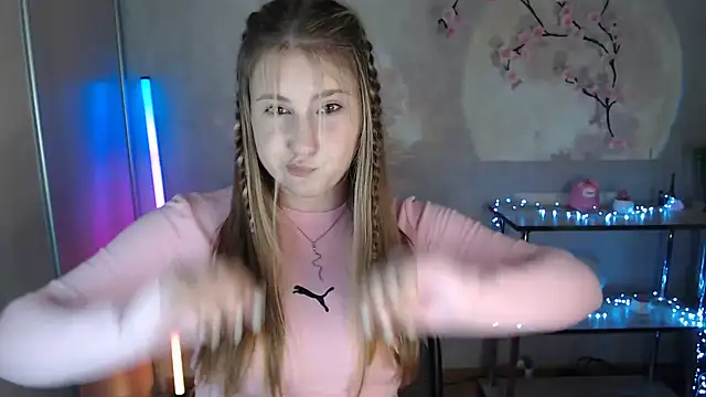 Snapshot of Milka_kamila chatting on 13, 7, 2026 Milka kamila online show from 13, 7, 2026