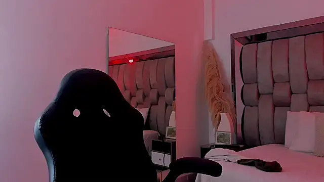 AnnaraLein online show from 5, 11, 2025