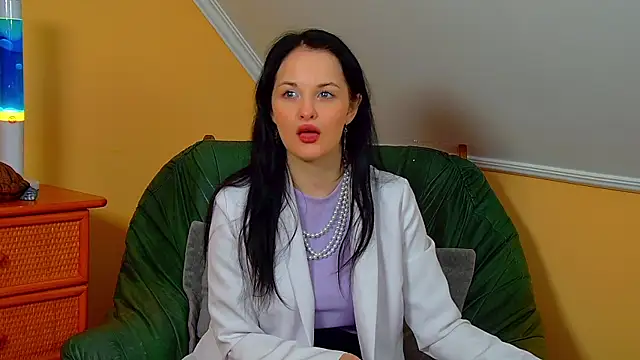 MollyMillsen online show from 7, 11, 2025