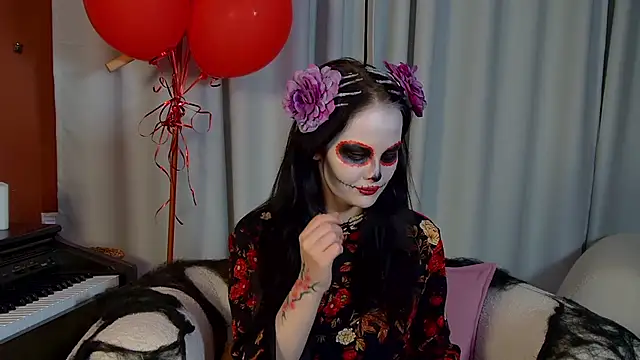 MollyMillsen online show from 25, 10, 2025