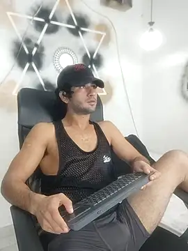 Snapshot of Aaron_haren1 chatting on 28, 9, 2025 Aaron haren1 online show from 28, 9, 2025