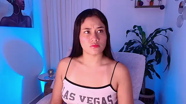 Snapshot of AlisxxnFx chatting on 11, 11, 2025 AlisxxnFx online show from 11, 11, 2025