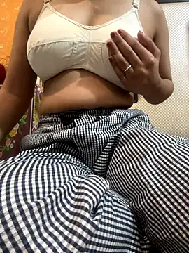 miss moonikaa online show from 28, 11, 2025