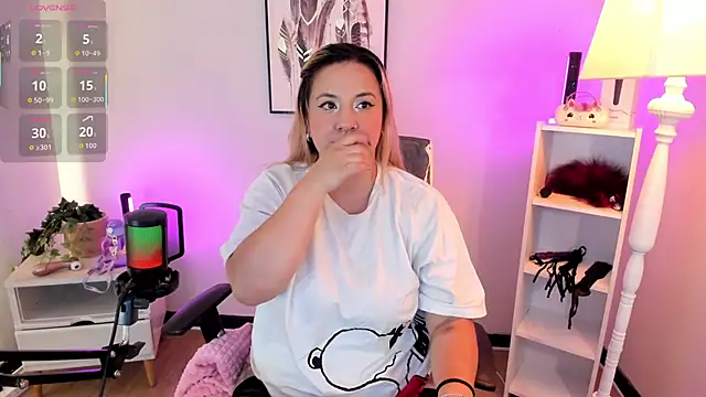 hollie joliie online show from 31, 3, 2026