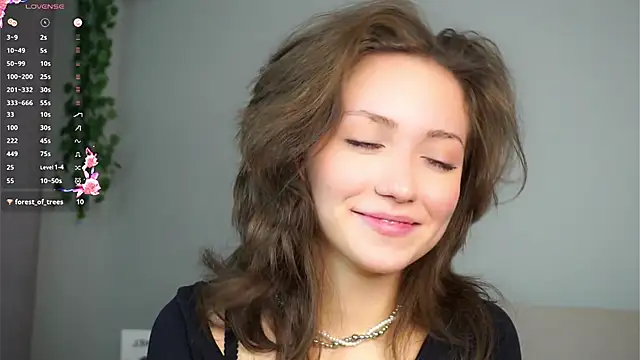 ZeniaBolich online show from 16, 11, 2025