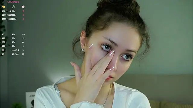 ZeniaBolich online show from 29, 11, 2025