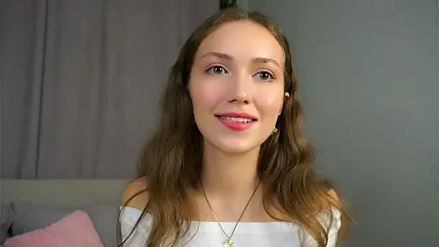 ZeniaBolich online show from 11, 9, 2025