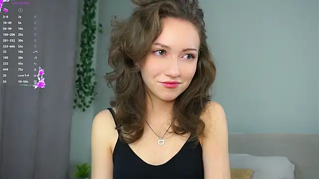 ZeniaBolich online show from 12, 11, 2025