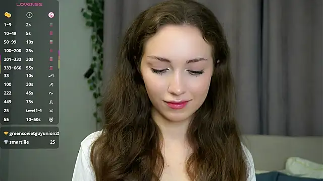 ZeniaBolich online show from 2, 10, 2025