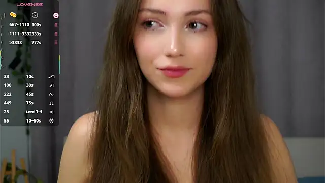 ZeniaBolich online show from 5, 10, 2025