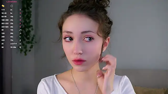 ZeniaBolich online show from 26, 11, 2025