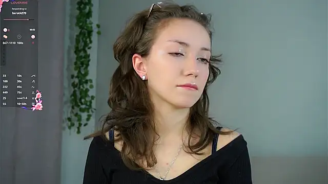 ZeniaBolich online show from 17, 11, 2025