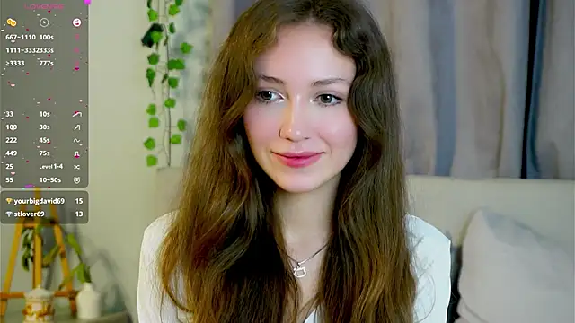 ZeniaBolich online show from 15, 10, 2025