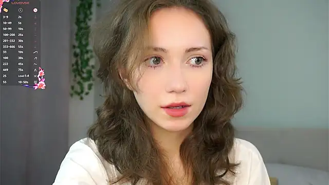 ZeniaBolich online show from 7, 11, 2025