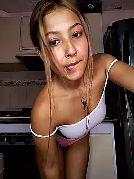 Snapshot of ShadenSx chatting on 2, 12, 2025 ShadenSx online show from 2, 12, 2025