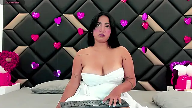 GeraldineSandoval online show from 14, 2, 2026