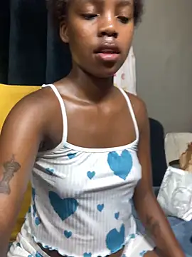 Littlebunny33 online show from 4, 4, 2026