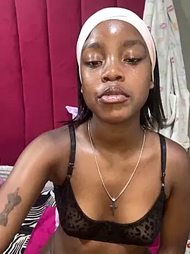 Littlebunny33 online show from 4, 5, 2026