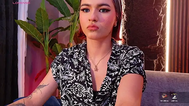 La Diabla 111  online show from 5, 1, 2026